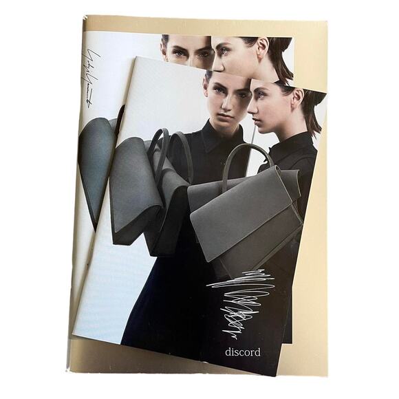 Yohji Yamamoto discord Autumn/winter 2016 Collection Book catalog - Picture 1 of 3